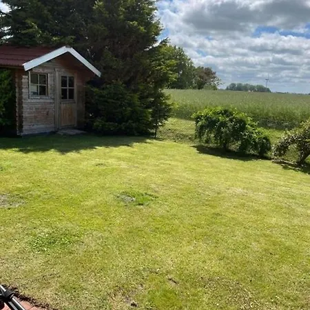 Nordseeküste Am Deich Mit Schönem Garten Ferienhaus