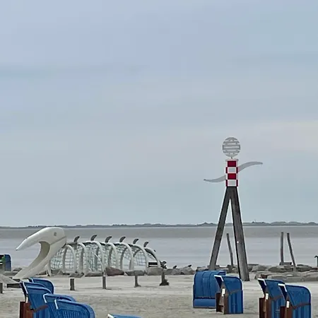 Ferienhaus Nordseeküste Am Deich Mit Schönem Garten Neßmersiel