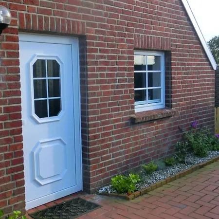 Nordseeküste Am Deich Mit Schönem Garten