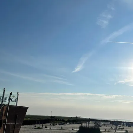 Nordseeküste Am Deich Mit Schönem Garten *